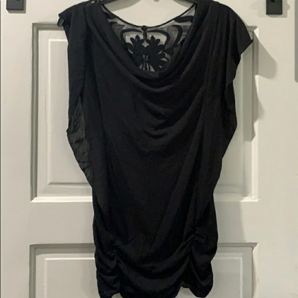 🧳 Cute and Fun Black Top with Lace Back - M